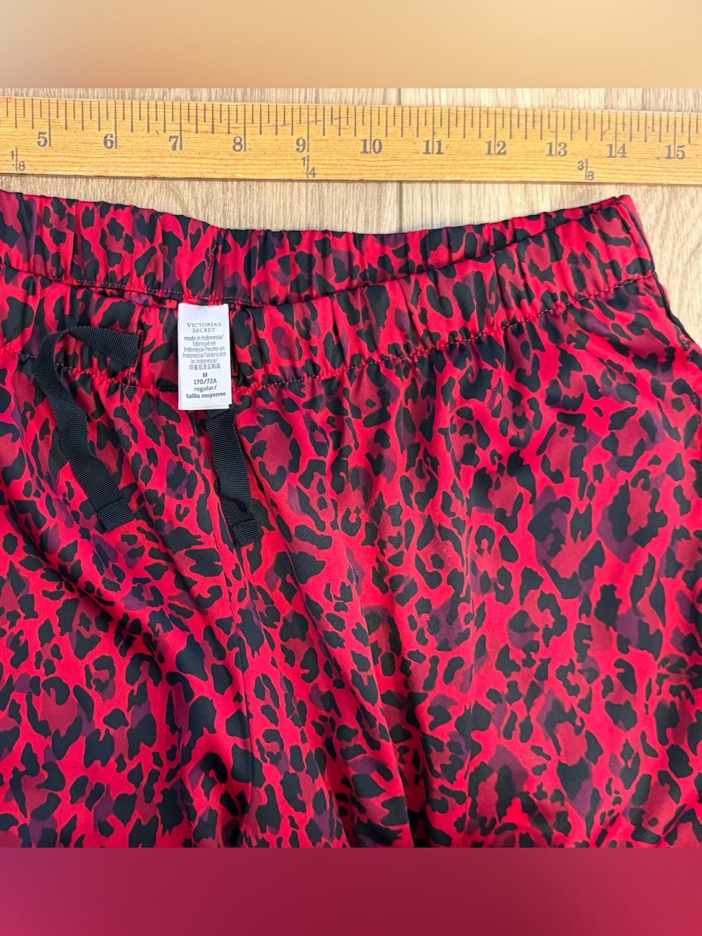 Victoria’s Secret Red Black Silky Feel Cheetah / Animal Print Pajama Set size M - Picture 12 of 12